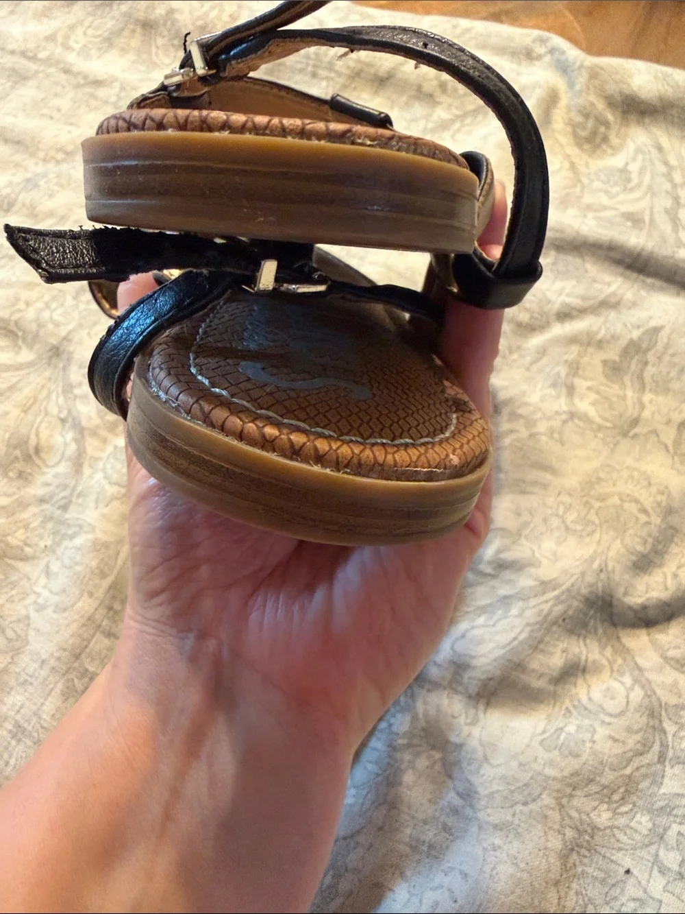 Circus by Sam Edelman Black and Brown T‑Strap Sandals